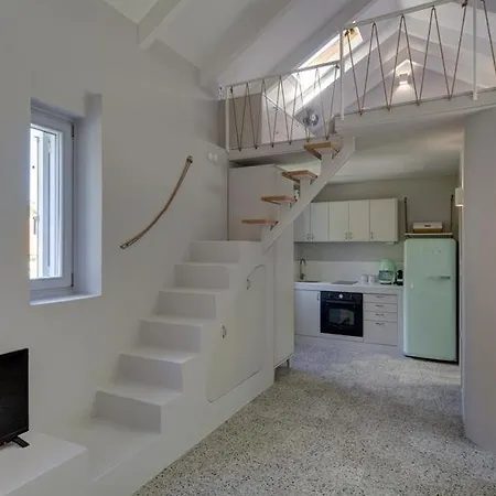 Limone Loft Ithaka Willa Perachori